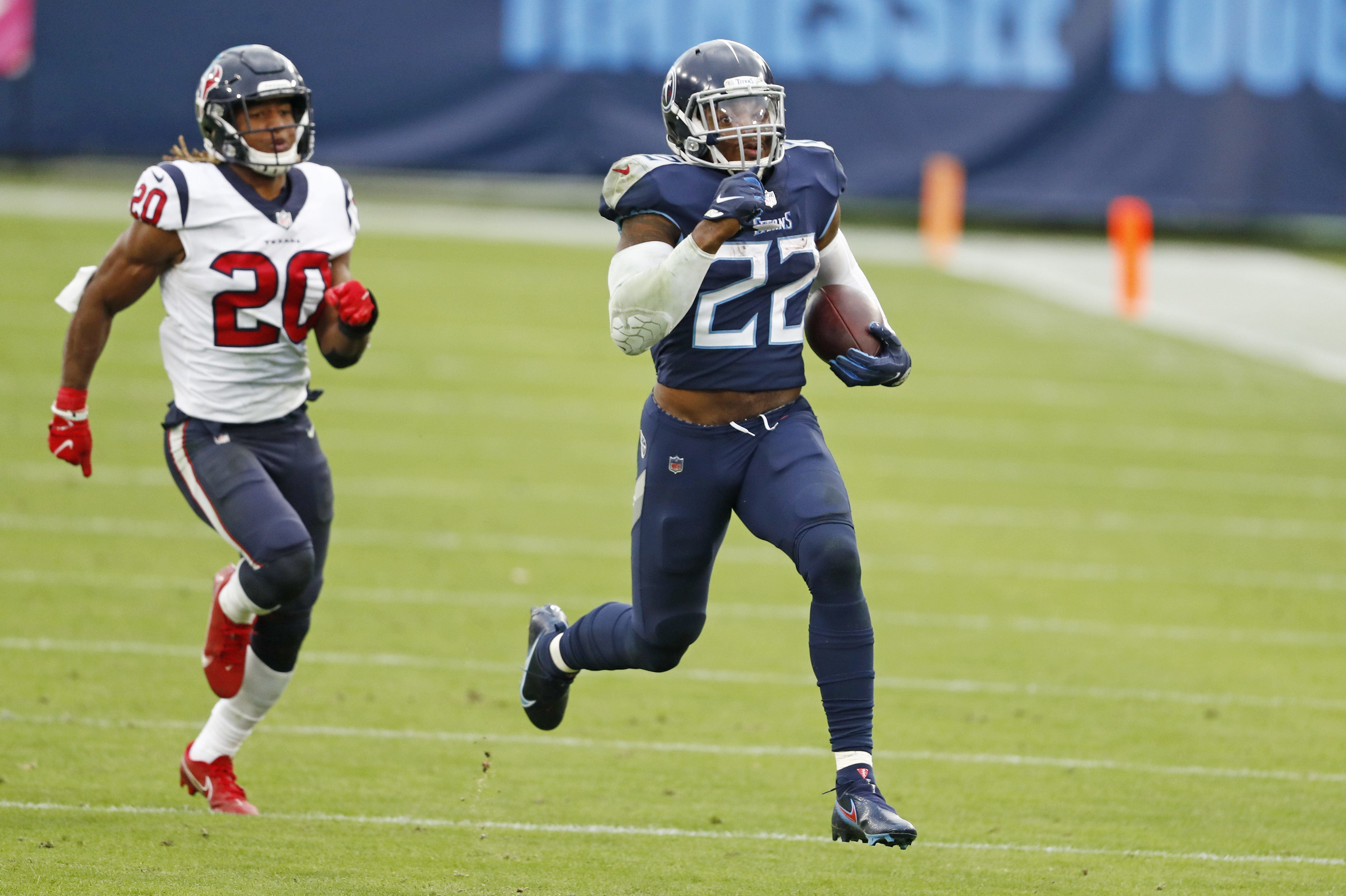 Tennessee Titans RB Derrick Henry shows his speed in 94-yard TD run