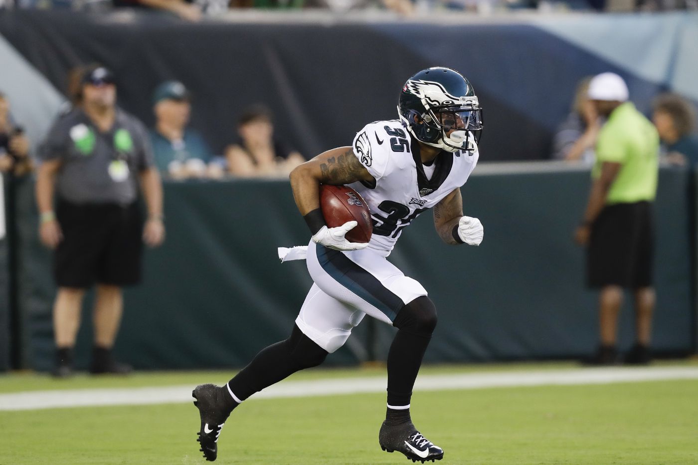 Former Eagles Running Back Donnel Pumphrey Among Local