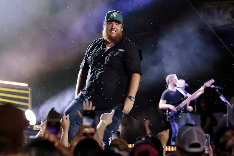 See Luke Combs in Philly