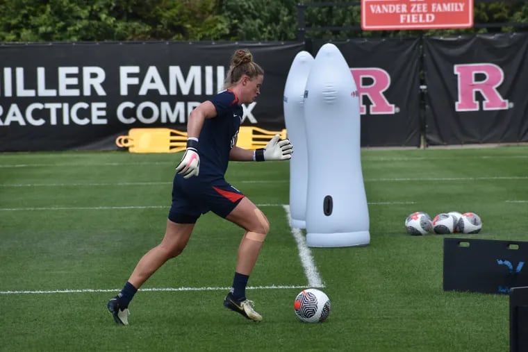 Alyssa Naeher working out during Tuesday's U.S. women's soccer team practice.
