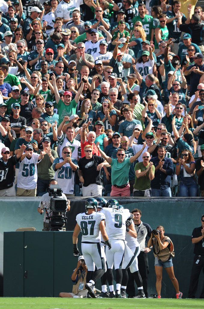 Eagles come alive in 2nd half, beat Jaguars 34-17 – The Mercury