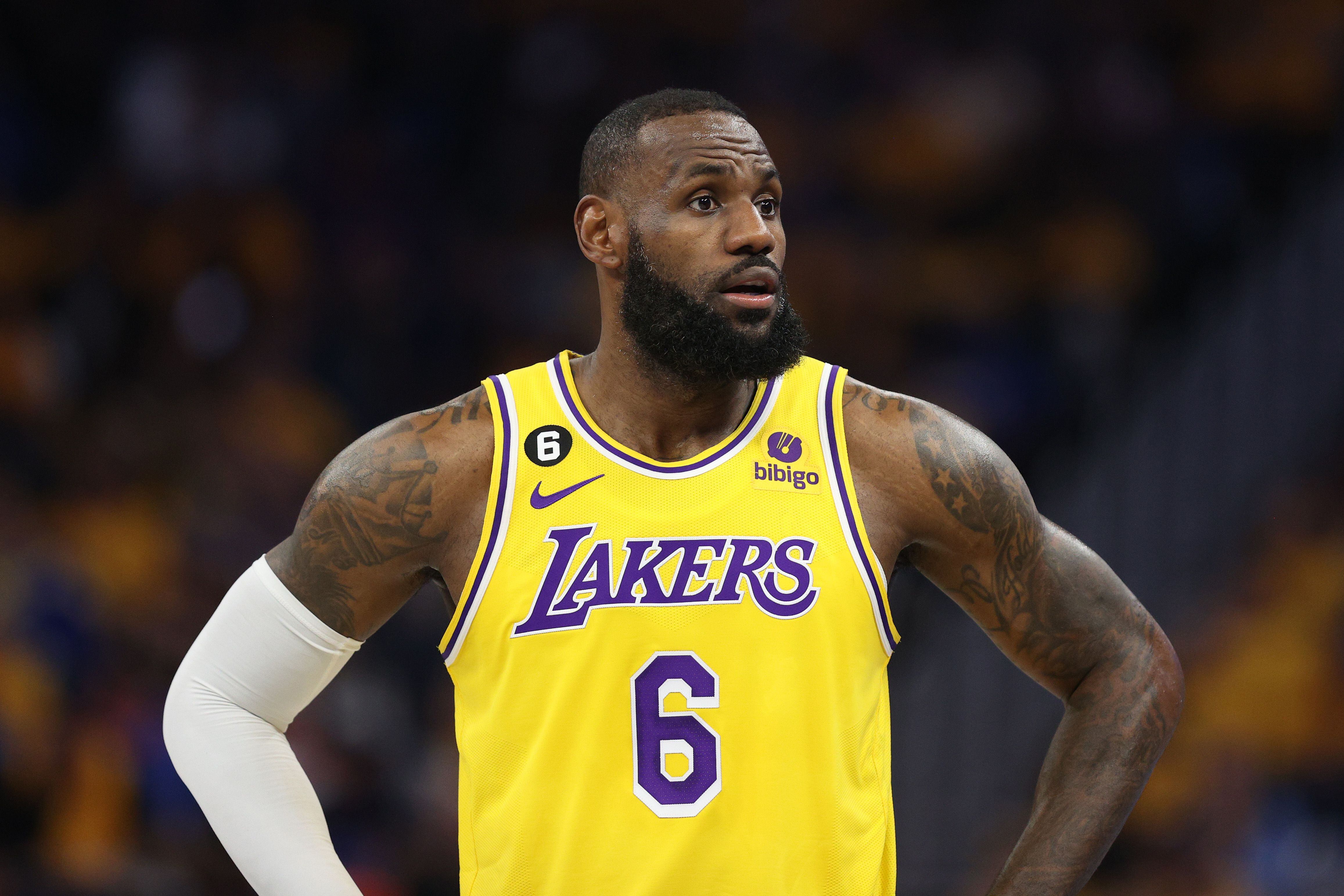 Los Angeles Lakers at Sacramento Kings odds, picks and predictions