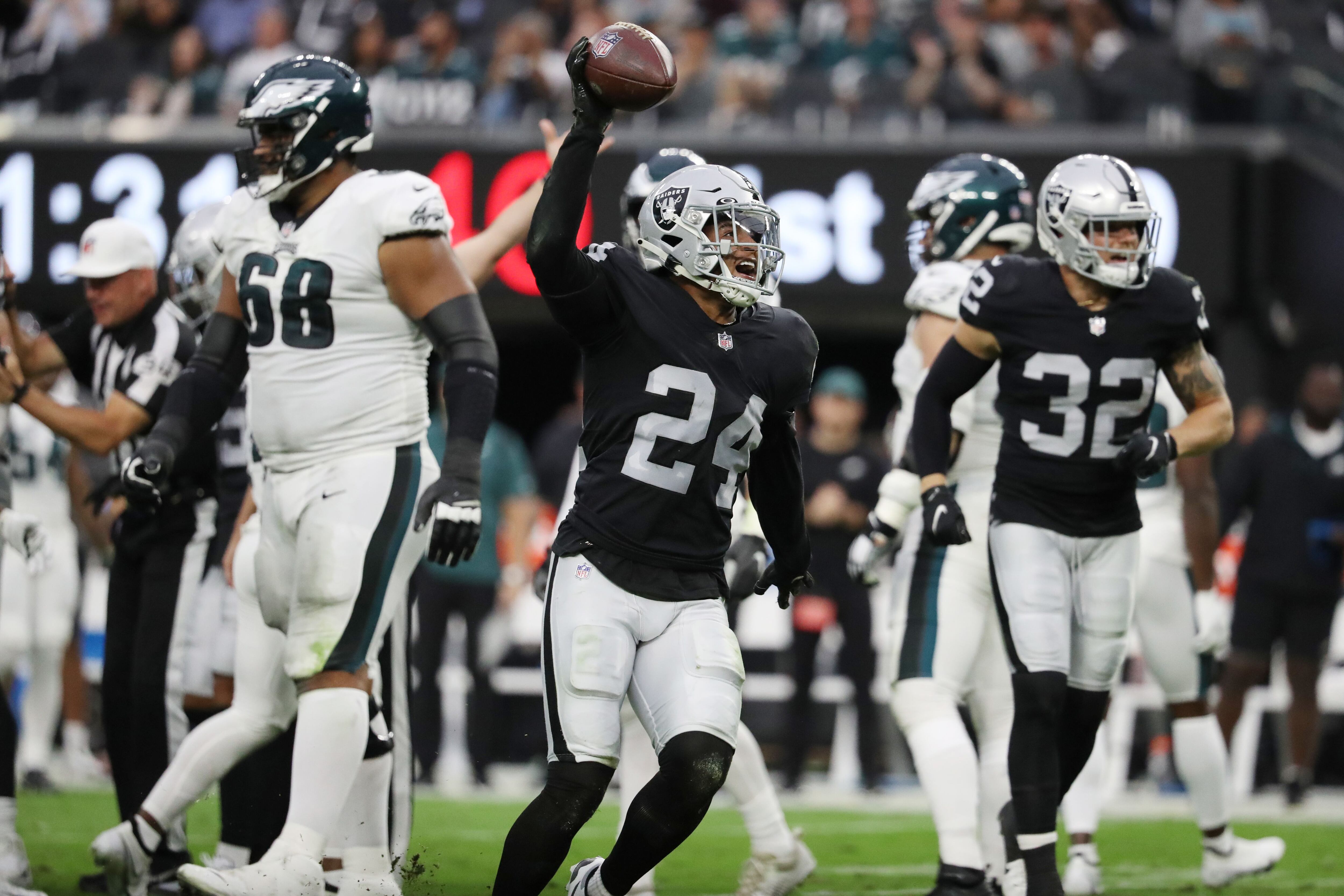 Eagles-Raiders analysis: Embarrassing, mistake-filled loss in Las