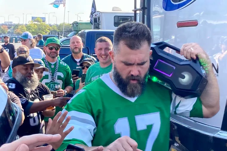 Jason Kelce roasts Travis and reflects on “cursed” Eagles tailgate experience