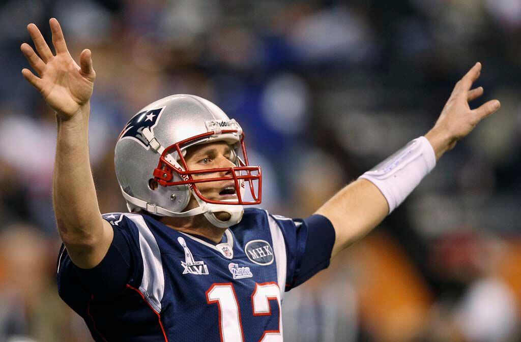 Eli Manning, Giants defeat New England Patriots in Super Bowl XLVI, 21-17,  in a case of deja vu 